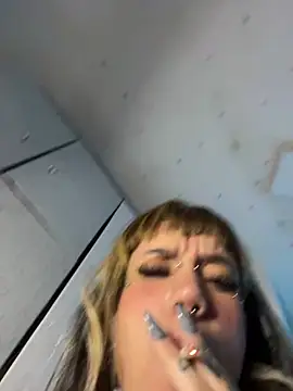 Newmeshh Chat XXX in diretta