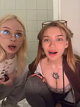 FlashTitsRoyal Live XXX-chat