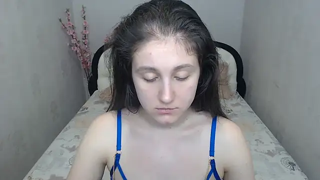 Holliy_Cooper Adlı Modelin Canlı XXX Sohbeti
