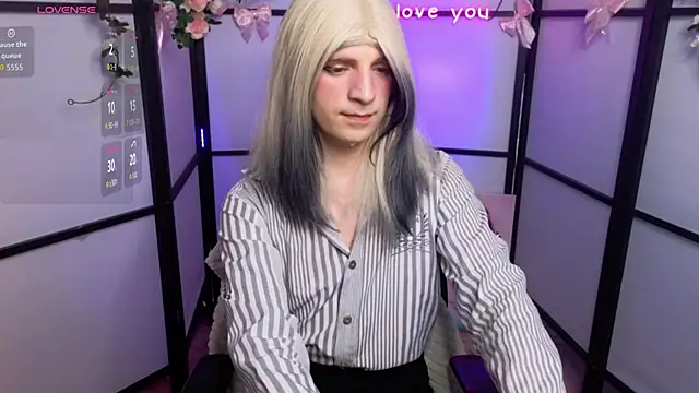 FoxIsPuff live XXX chat