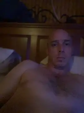 Mac_ThunderCock élő XXX-chatje