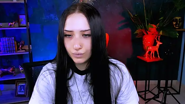 MonicaLowes Chat XXX in diretta