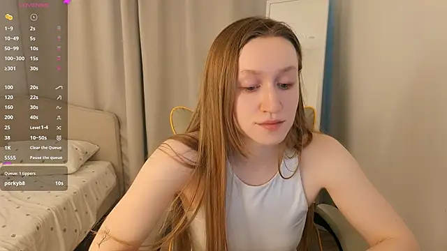 mowalova's Live XXX Chat