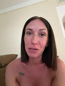 Chatroom XXX en direct de lola_tentatiion