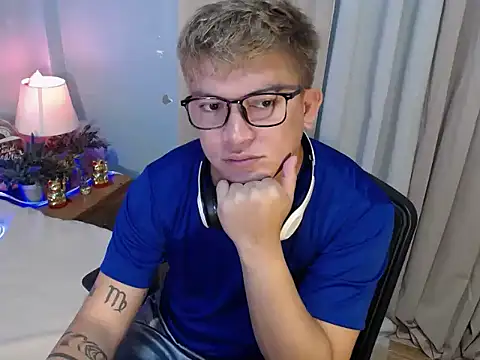 Chat +18 de Fuckboii_intown ao vivo