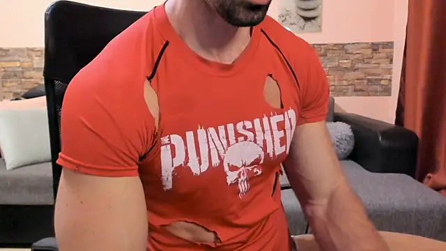HotHunkTrainer XXX чат на живо