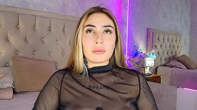 XXX chat uživo modela nini_love01