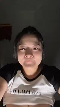 צ'אט XXX בשידור חי של mo-mo-69