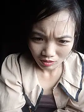 ngan-cute Chat XXX in diretta