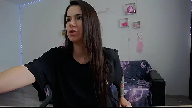 LauraLora3 现场XXX聊天