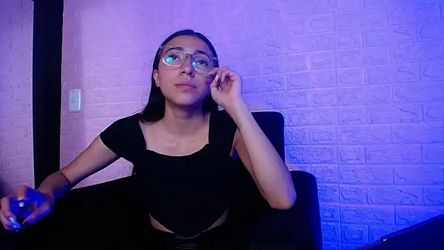 Violett1126's Live XXX Chat