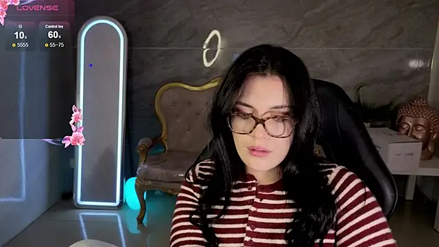caroline_1s – Naživo XXX chat