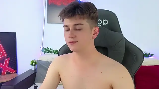 Miless_Cooper's Live XXX Chat