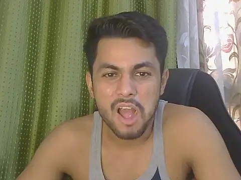 Stubborndesiboy's Webcam Show