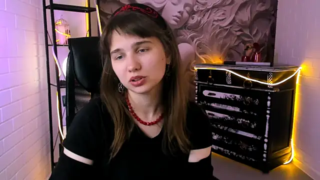TessaMill XXX чат на живо