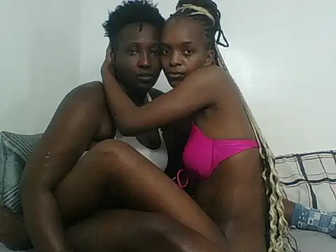 Pink-Pussies Adlı Modelin Canlı XXX Sohbeti