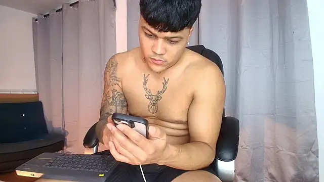 XXX chat uživo modela Pedro_x777