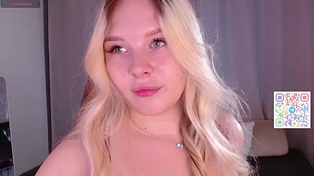 bellablanche Adlı Modelin Canlı XXX Sohbeti