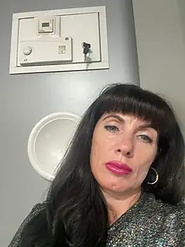 LadyLuxLover élő XXX-chatje