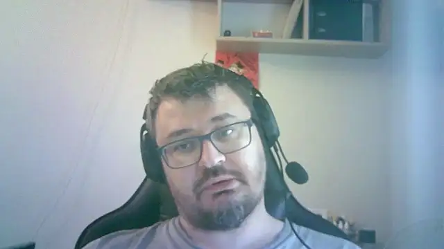 Chat XXX en directo de SirAbuser