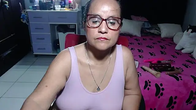 pervert_mommy_ Adlı Modelin Canlı XXX Sohbeti