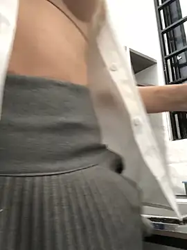 Writhing_First Live XXX-Chat
