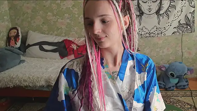 Cutie_Adelia Adlı Modelin Canlı XXX Sohbeti