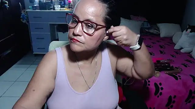 pervert_mommy_'s Live XXX Chat