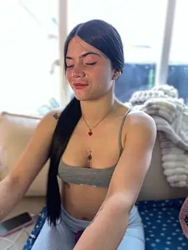 PamelaJonsom_ Adlı Modelin Canlı XXX Sohbeti