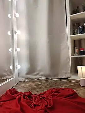 MickeQuinee live XXX chat