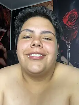 Hailey_Curvy élő XXX-chatje