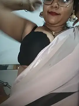 Nyra-23's Live XXX Chat