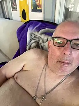 CharlieWeaver22 live XXX chat