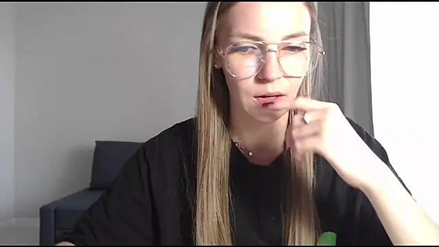 HitGyrl's Live XXX Chat