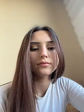 دردشة AnitaFly الجنسية المباشرة