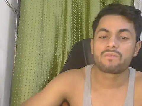 Stubborndesiboy লাইভ XXX চ্যাট