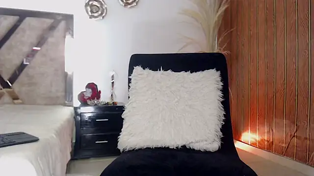 AGATHAA_WHITE Live XXX-chat