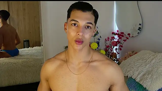Troye_Williams' Live XXX Chat