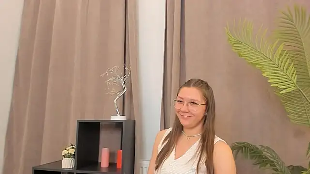 CarlitaThomley Adlı Modelin Canlı XXX Sohbeti