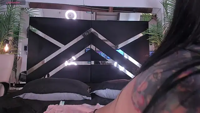 Chat +18 de emily-fox ao vivo