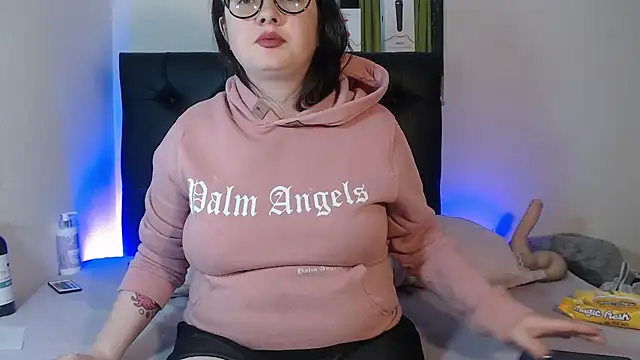 KrystalAdams live XXX chat