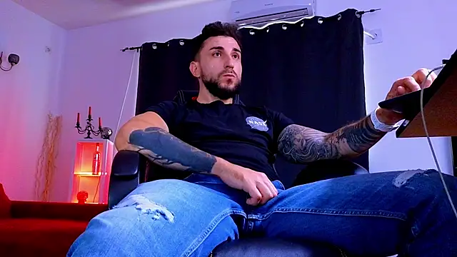 XXX chat uživo modela MightyAaron66
