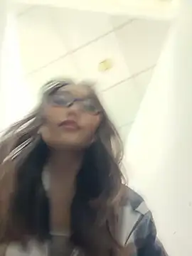 Chat +18 de trytomakememoam ao vivo