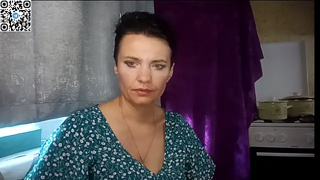 צ'אט XXX בשידור חי של HotMamaQueen234