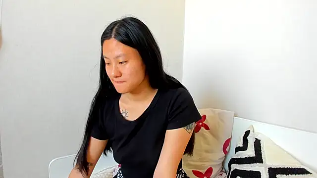 LeyaHanami's Live XXX Chat