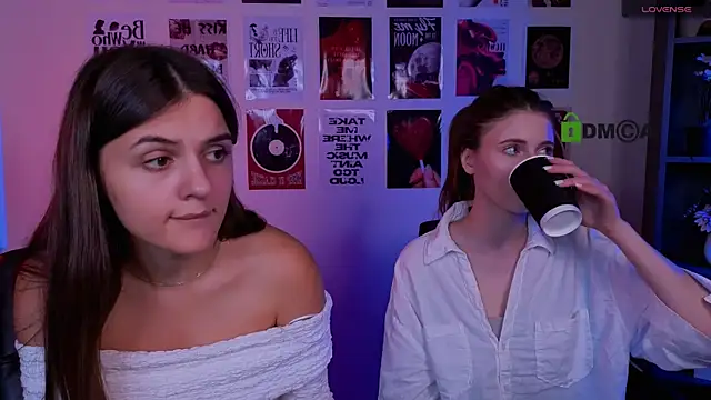 צ'אט XXX בשידור חי של nekky_mouse
