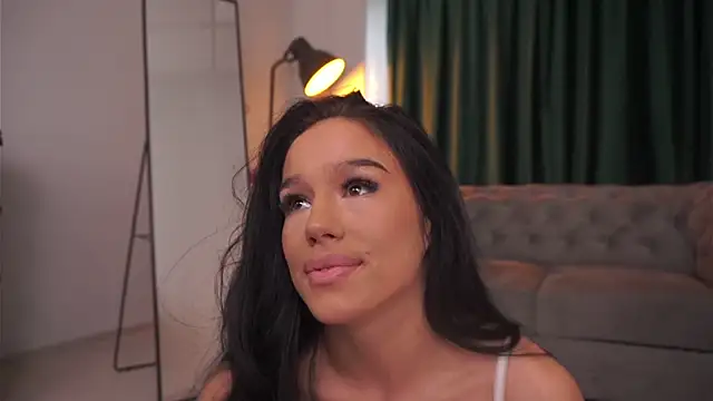 YaraCrave Chat XXX live