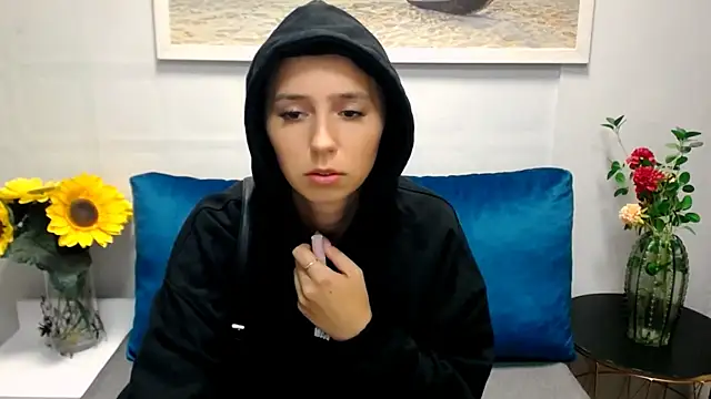 LuisaLive Adlı Modelin Canlı XXX Sohbeti