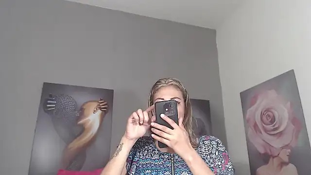 AntonellaBlanc Chat XXX in diretta