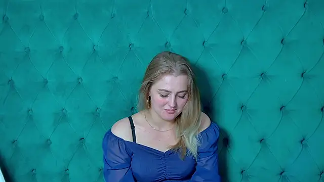EllaBells' Live XXX Chat